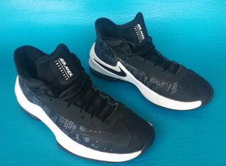TENIS NIKE AIR MAX INFURIATE II MID TALLA 36 de segunda mano por 15 EUR en  O Temple en WALLAPOP