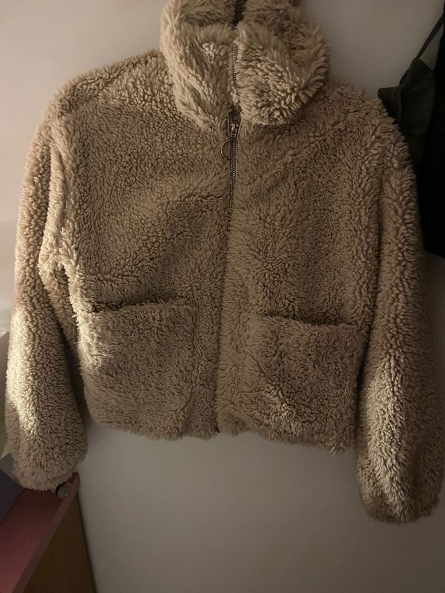 Abrigo de borrego veis que calienta mucho