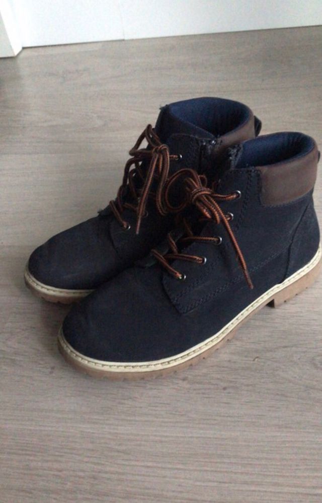 Botas niño talla 35