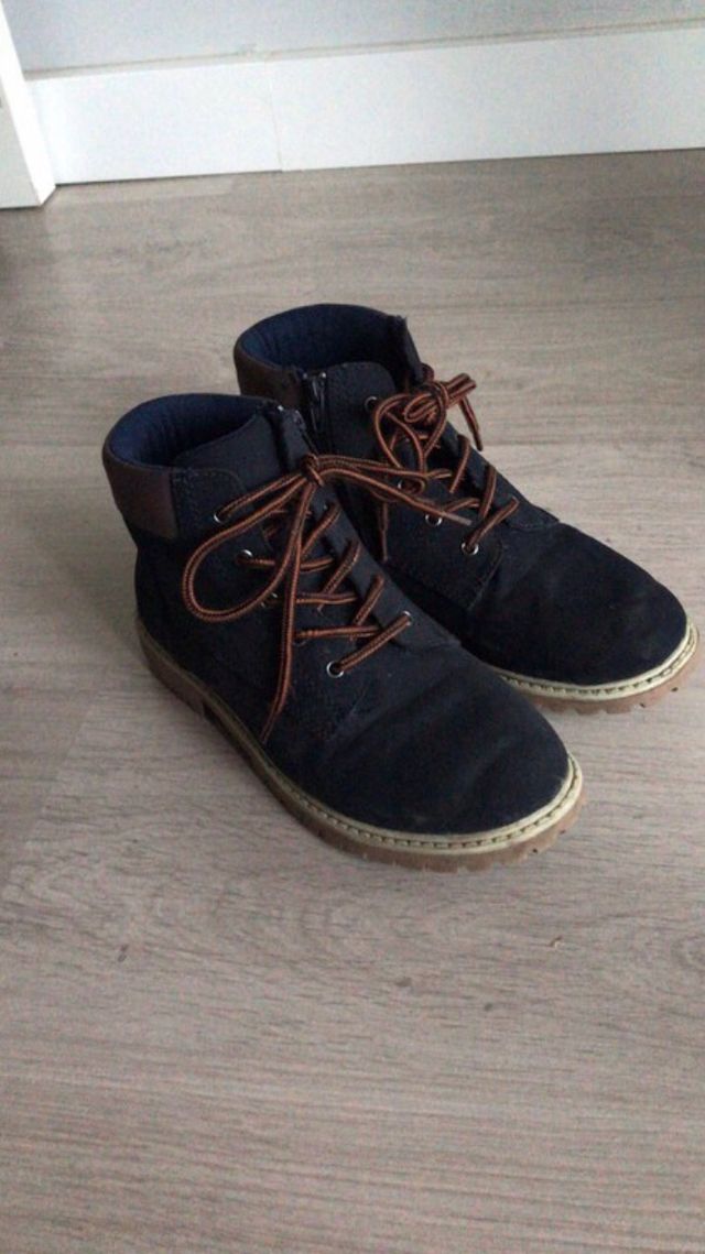 Botas niño talla 35