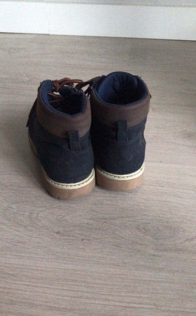 Botas niño talla 35