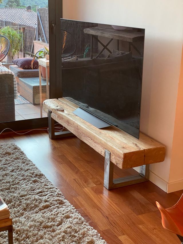 Mueble TV de madera maciza reciclada