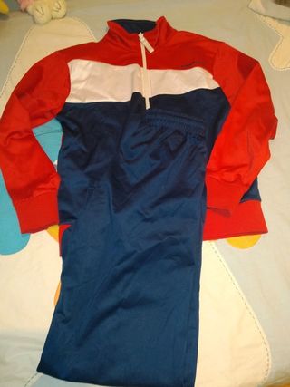 Chándal niño Tenth de segunda mano por 5 EUR en Santa Marta en WALLAPOP