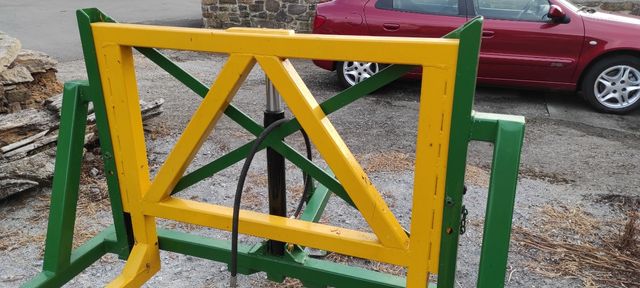 Remolque portabolos hidráulico