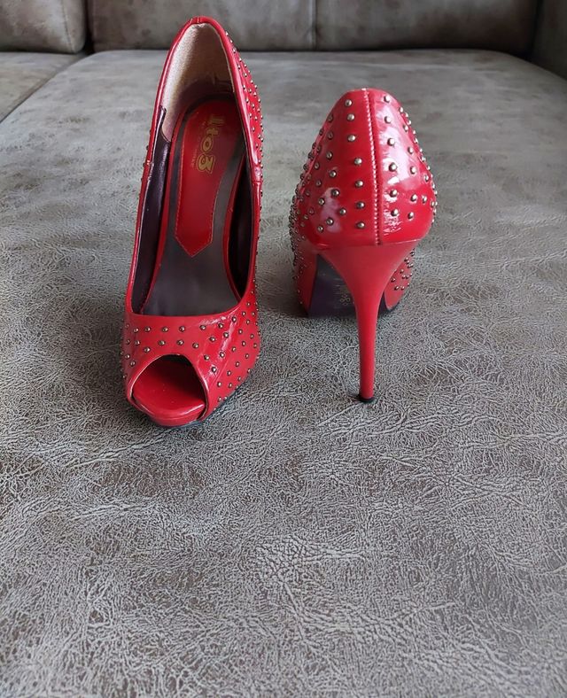 Vendo 6 pares de zapatos por 40€ en total