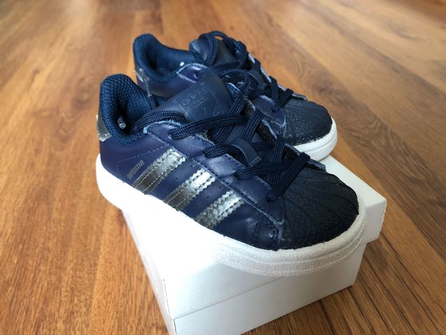 ADIDAS
Zapatillas de niños de piel adidas Original