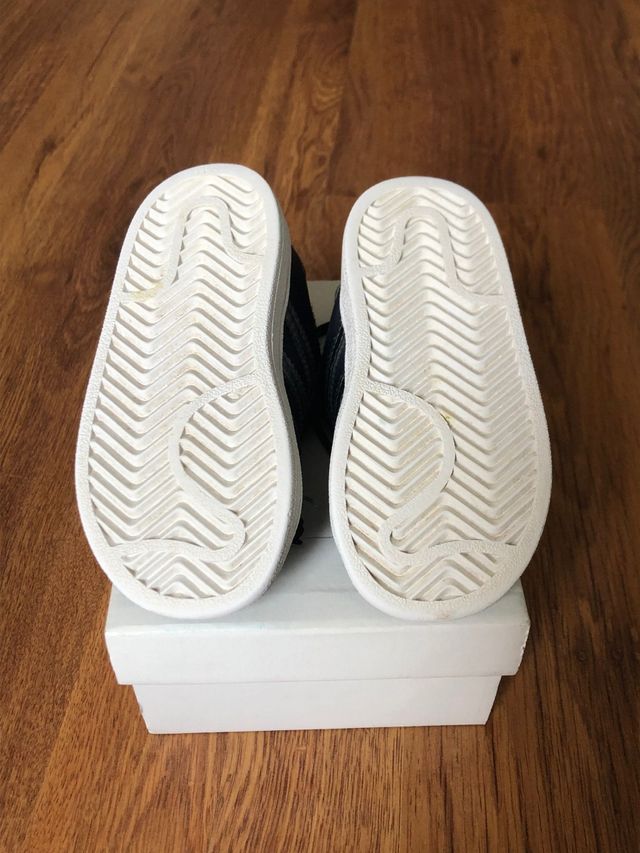 ADIDAS
Zapatillas de niños de piel adidas Original