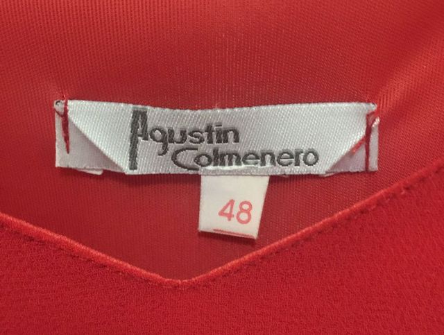 BLUSA ROJA DE AGUSTÍN COLMENERO