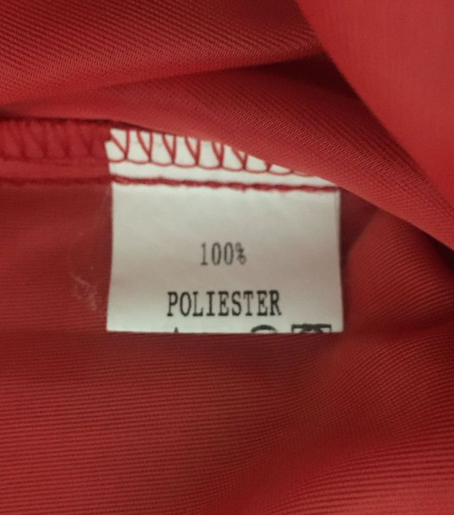 BLUSA ROJA DE AGUSTÍN COLMENERO