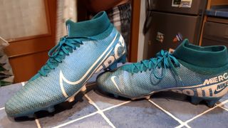 Botas de fútbol alta gama Nike Mercurial número 40 de segunda mano por 70  EUR en Parla en WALLAPOP