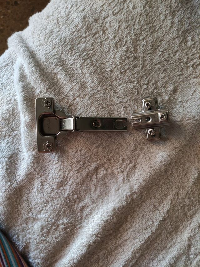 bisagras puertas cocina