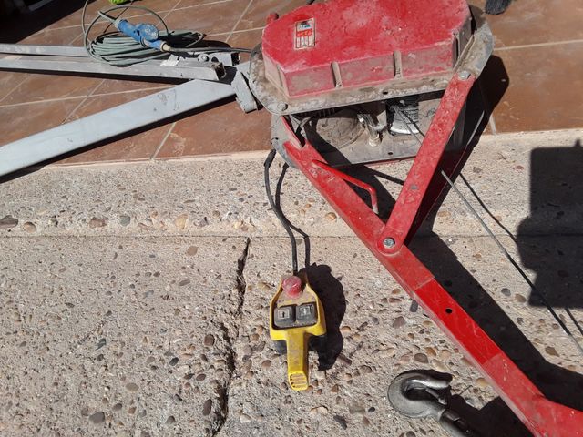 montacargas está como nuevo no se ha usado apenas 