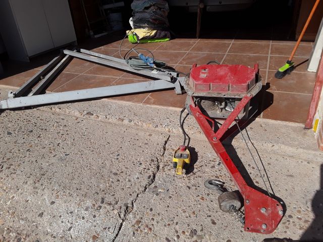 montacargas está como nuevo no se ha usado apenas 