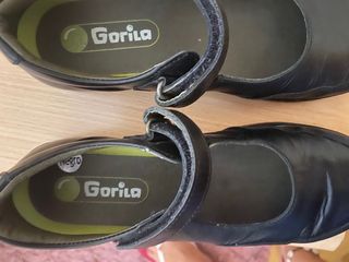 Zapatos uniforme marca gorila de segunda mano por 7 EUR en San Fernando de  Henares en WALLAPOP