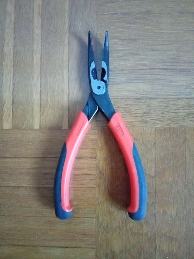 Alicate boca semi curva