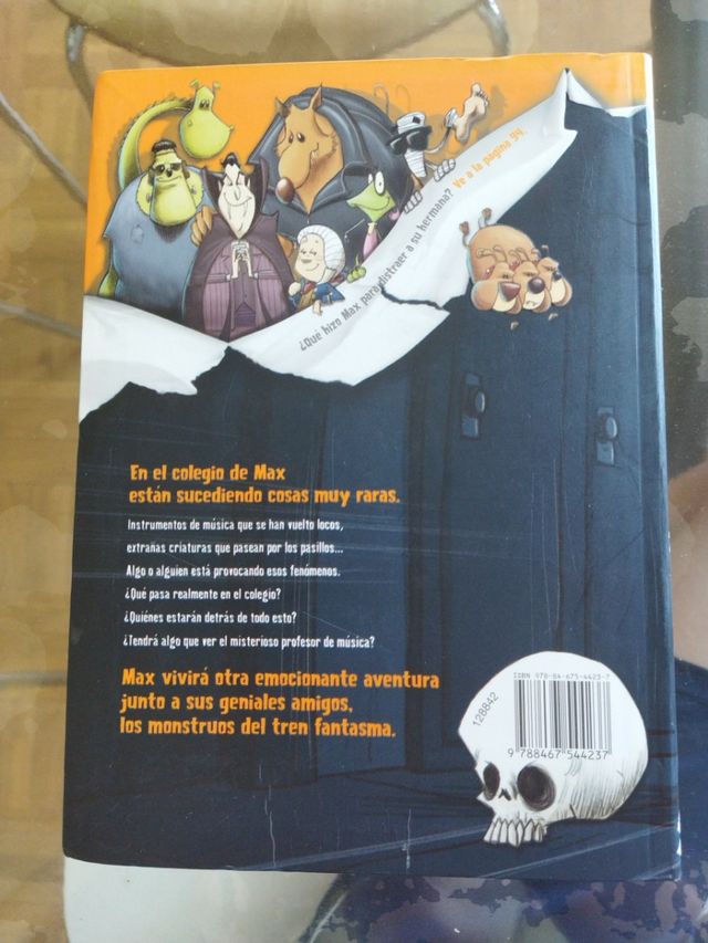 Todos mis Monstruos. Fantasmas en el colegio.