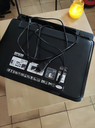 IMPRESORA EPSON STYLUS SX435W de segunda mano por 20 EUR en Cerdanyola del  Vallès en WALLAPOP