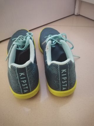 Botines Kipsta de segunda mano por 3 EUR en Sevilla en WALLAPOP