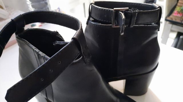 Botines stradivarius T 38 negros