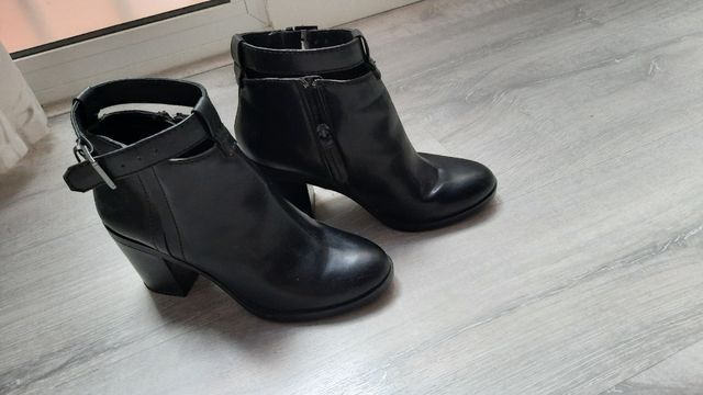 Botines stradivarius T 38 negros
