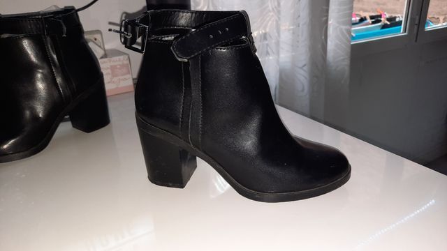 Botines stradivarius T 38 negros