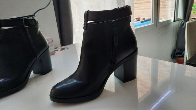 Botines stradivarius T 38 negros