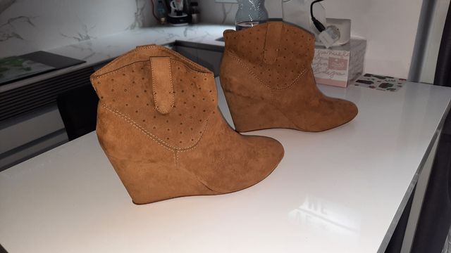 Botines Berska talla 39 color camel
