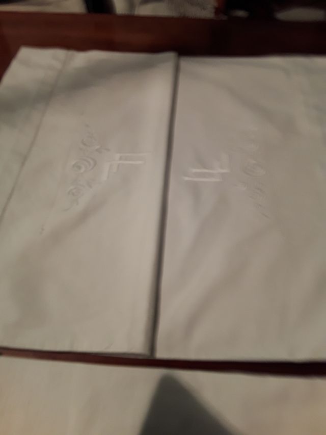 Conjunto de roupa de cama antiga bordada à mão (de alta qualidade)