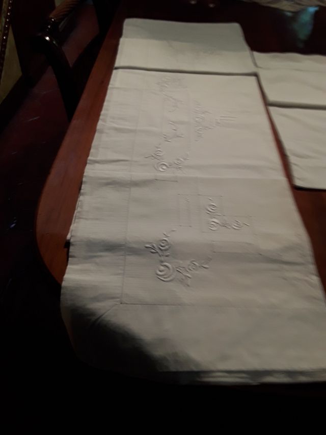 Conjunto de roupa de cama antiga bordada à mão (de alta qualidade)