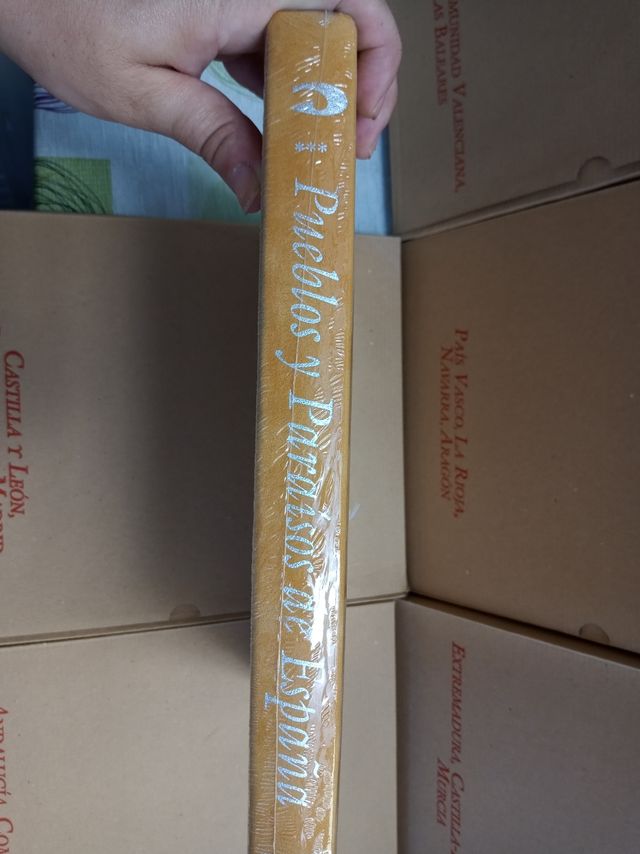 colección de libros de pueblos y paraísos de Españ
