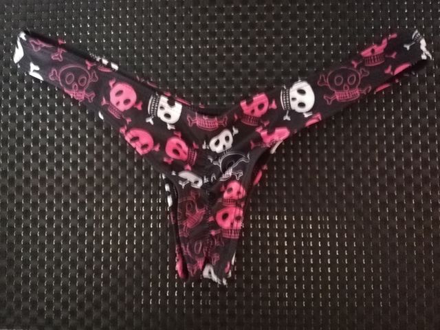 Tanga de baño Rockera Calaveras