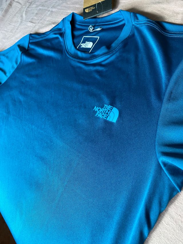 Camiseta técnica The North Face (talla S)