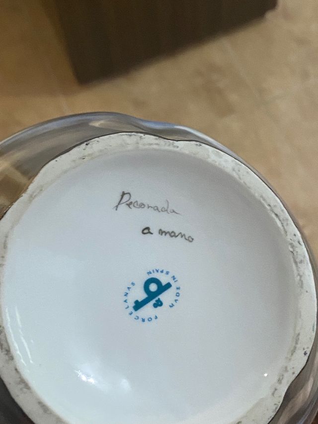 Jarra y plato de porcelana (decorada a mano)