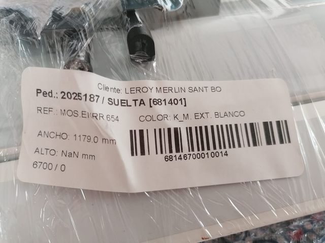 Mosquitera nueva para puerta balconera. En su caja