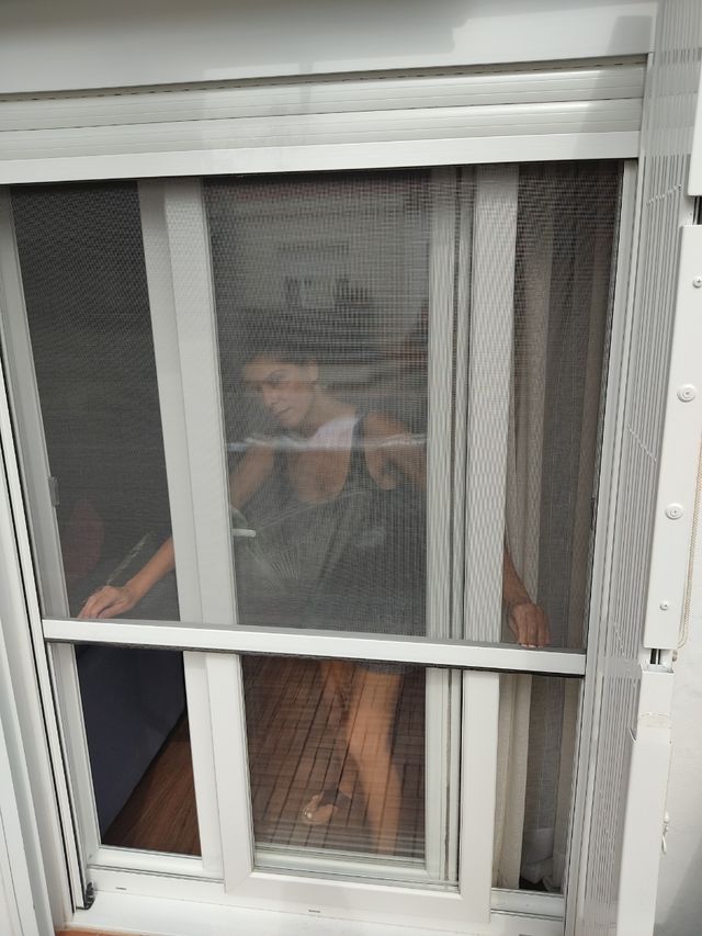 Mosquitera nueva para puerta balconera. En su caja