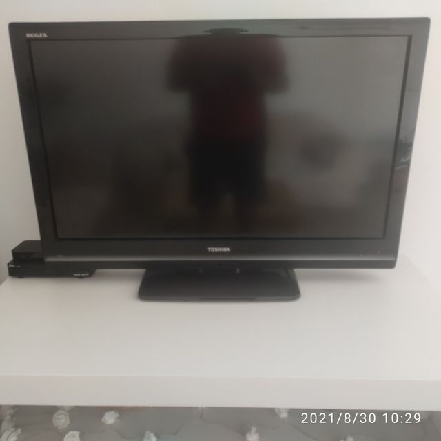 TV 37" Thosiba regza.