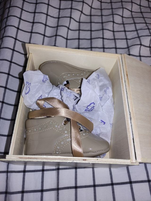 Zapatitos charol recién nacido. n°17.