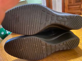 Botines negros de piel 24 horas cuña. Talla 39. de segunda mano por 39 EUR  en Zarautz en WALLAPOP