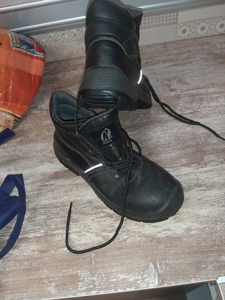 Botas de Seguridad segunda mano en Tordera | WALLAPOP