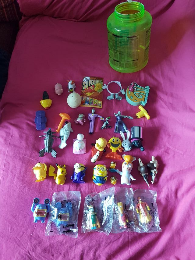 Pack 30 muñecos coleccionables (5 sin abrir)