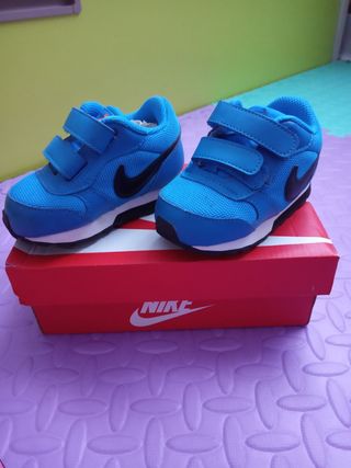 Zapatillas Nike talla 19\\'5 nuevas de segunda mano por 10 EUR en Alcorcón  en WALLAPOP