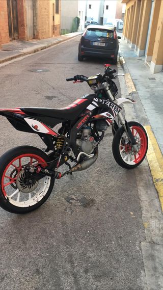 Pegatinas motos 50cc derbi, rieju, aprilia. en Valencia en WALLAPOP
