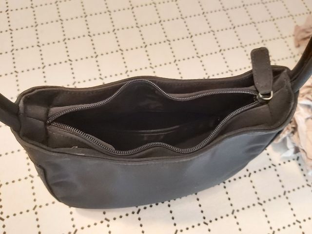 Nuova borsa a mano/tracolla nera