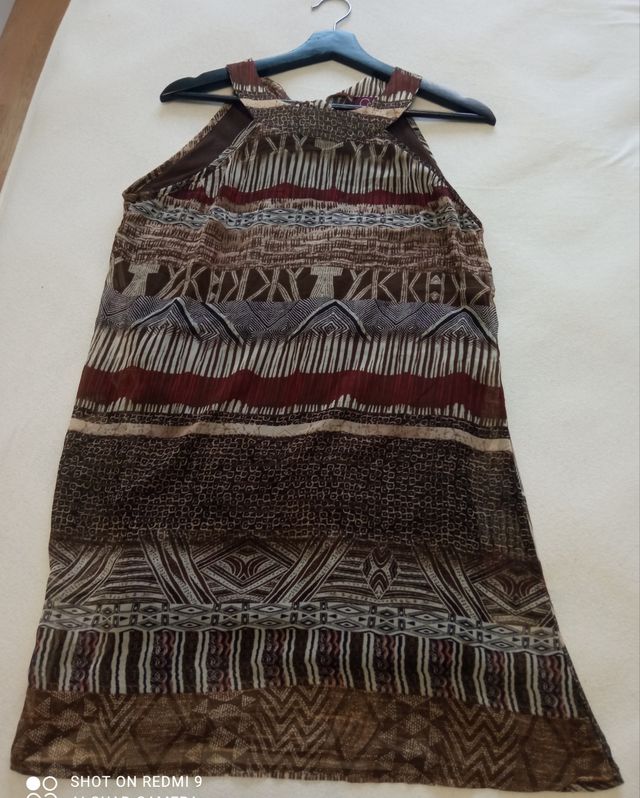 Vestido corto estampado marrón