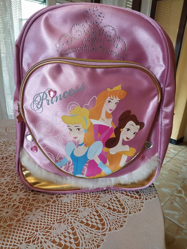 mochila nueva, conserva la etiqueta