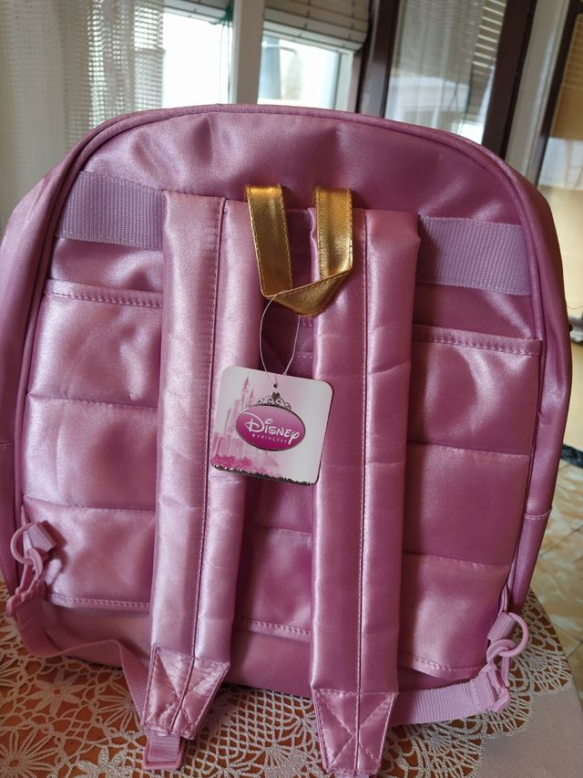 mochila nueva, conserva la etiqueta