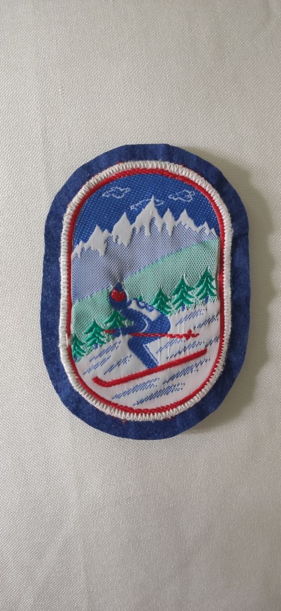 1€ envio. Parche vintage años 80 esquiador nieve.