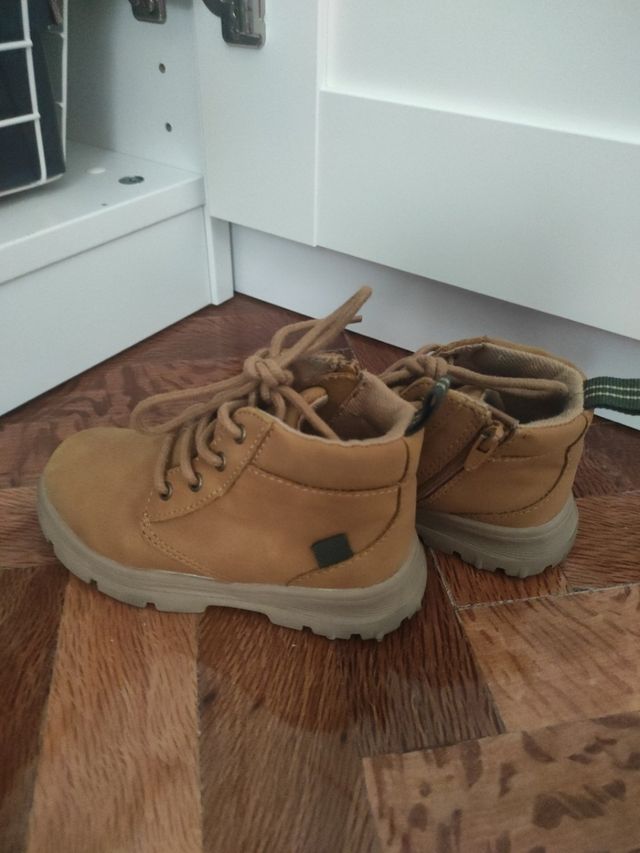 botas Zara niño talla 23