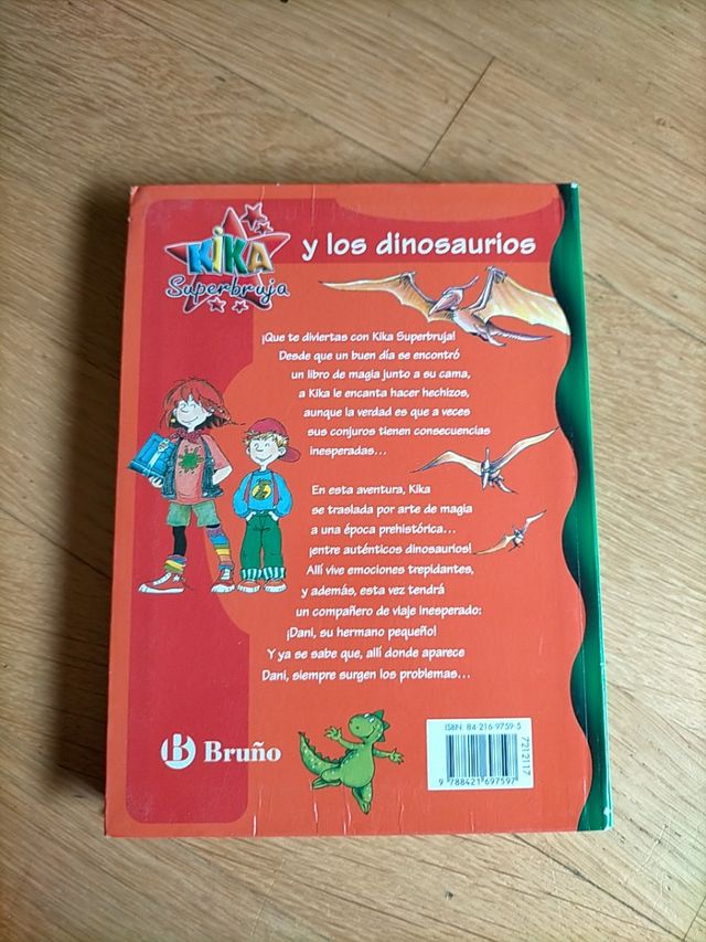 Kika Superbruja y los dinosaurios