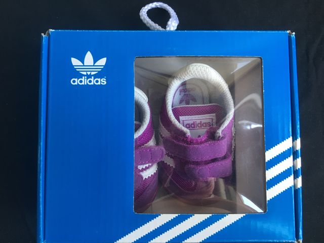 Zapato bebe adidas md. Dragon t/ 16. Color morado.